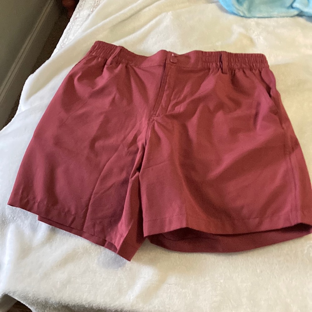 Red burlebo shorts size medium never worn, but no tags
